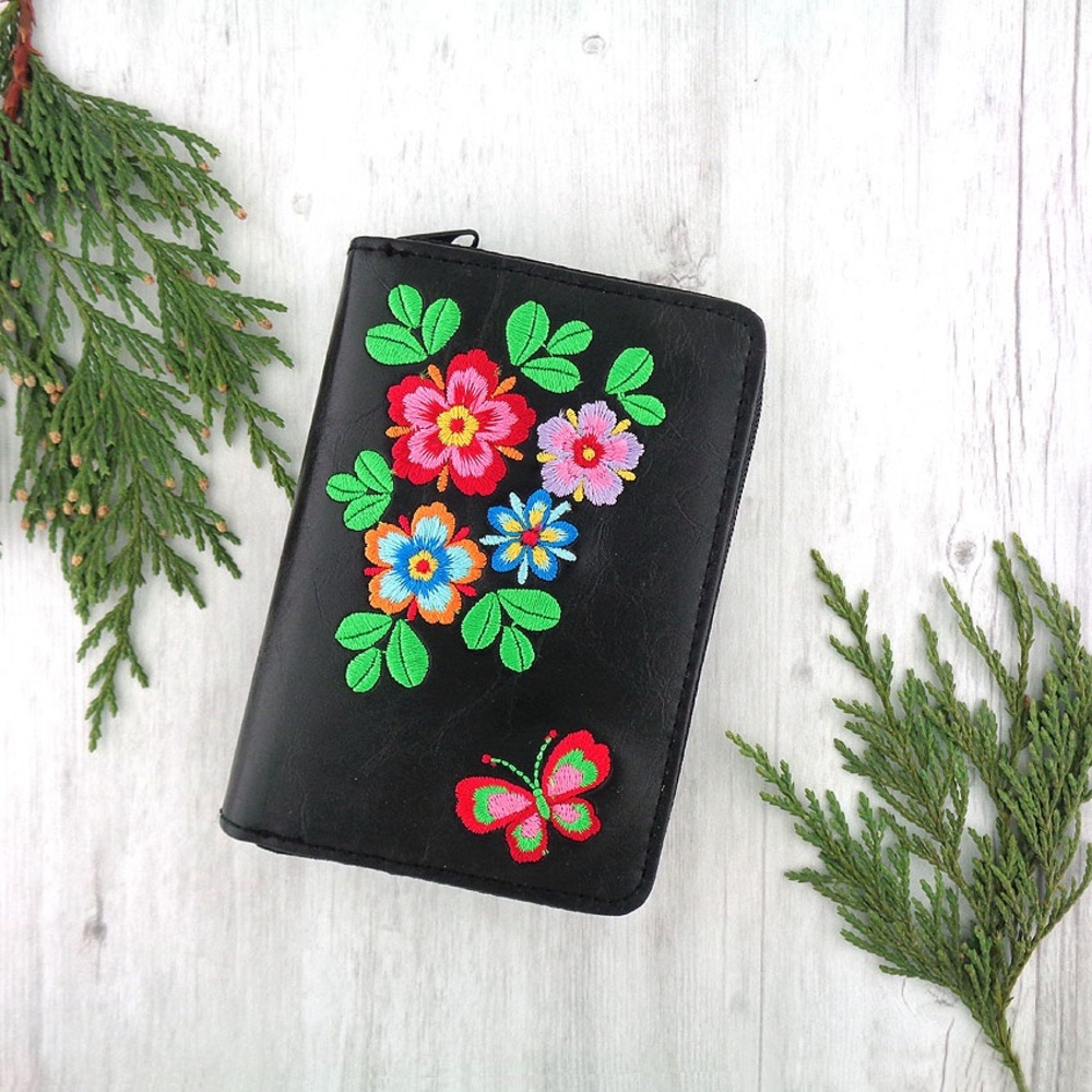 BNWT LAVISHY Vegan Floral Embroidered Black Card Wallet